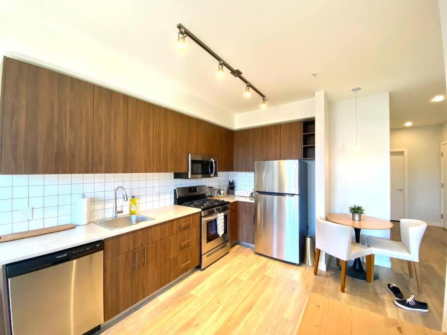 Lovely Brand New Condo 시드니 외부 사진